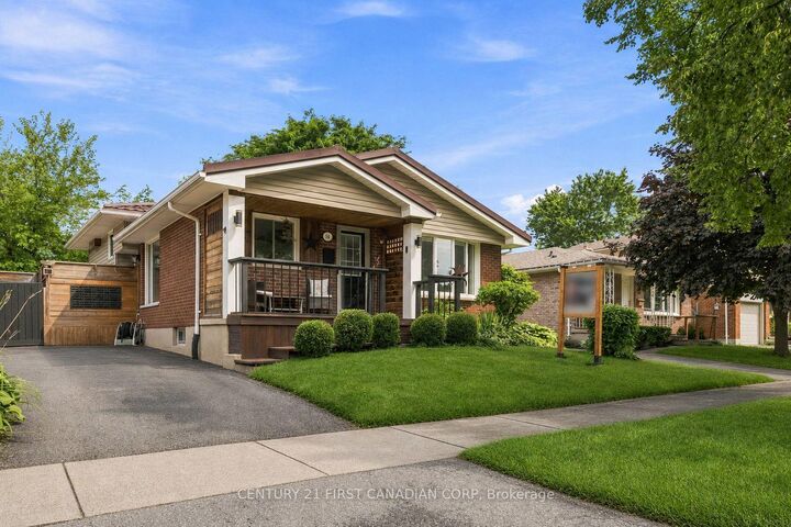 Property Photo: 14 Alayne Crescent ON N6E 2A3