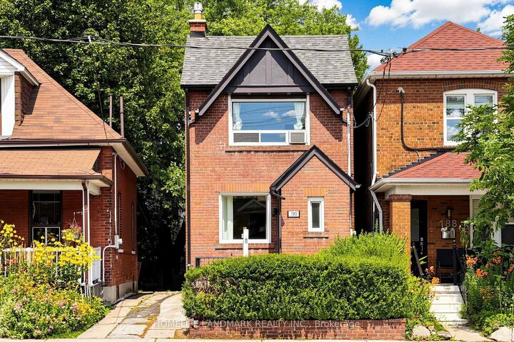 190 Lawrence Avenue W — photo 1