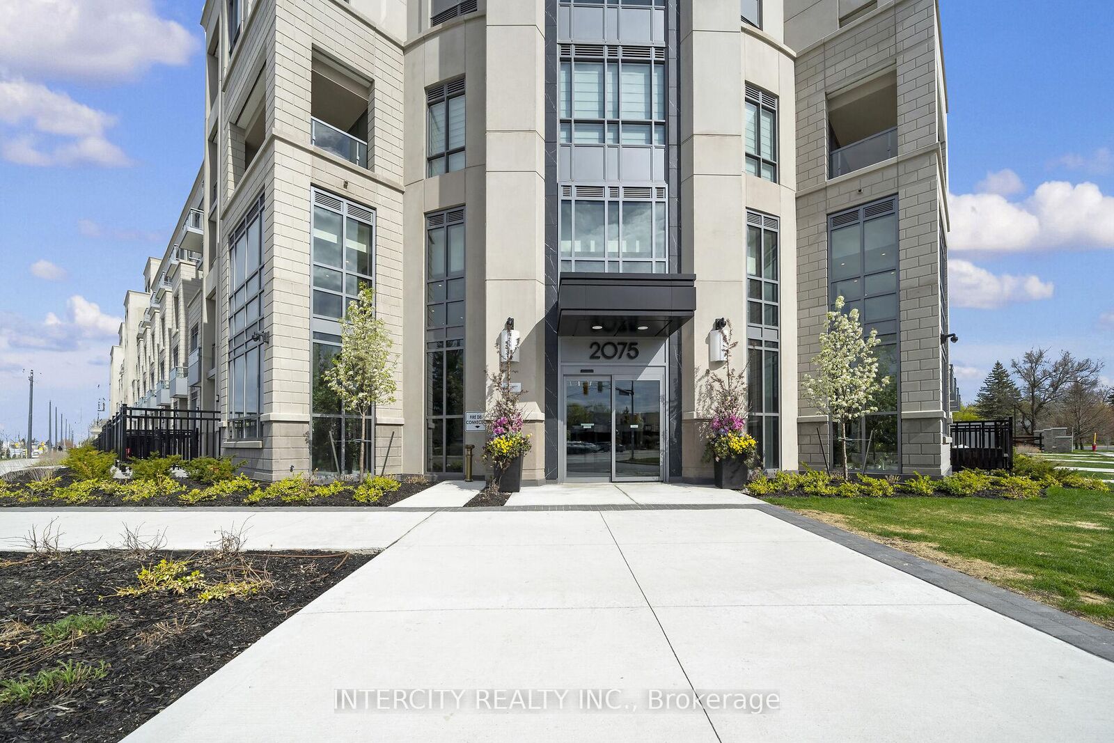 Property Photo:  2075 King Road 110  ON L7B 0R6 