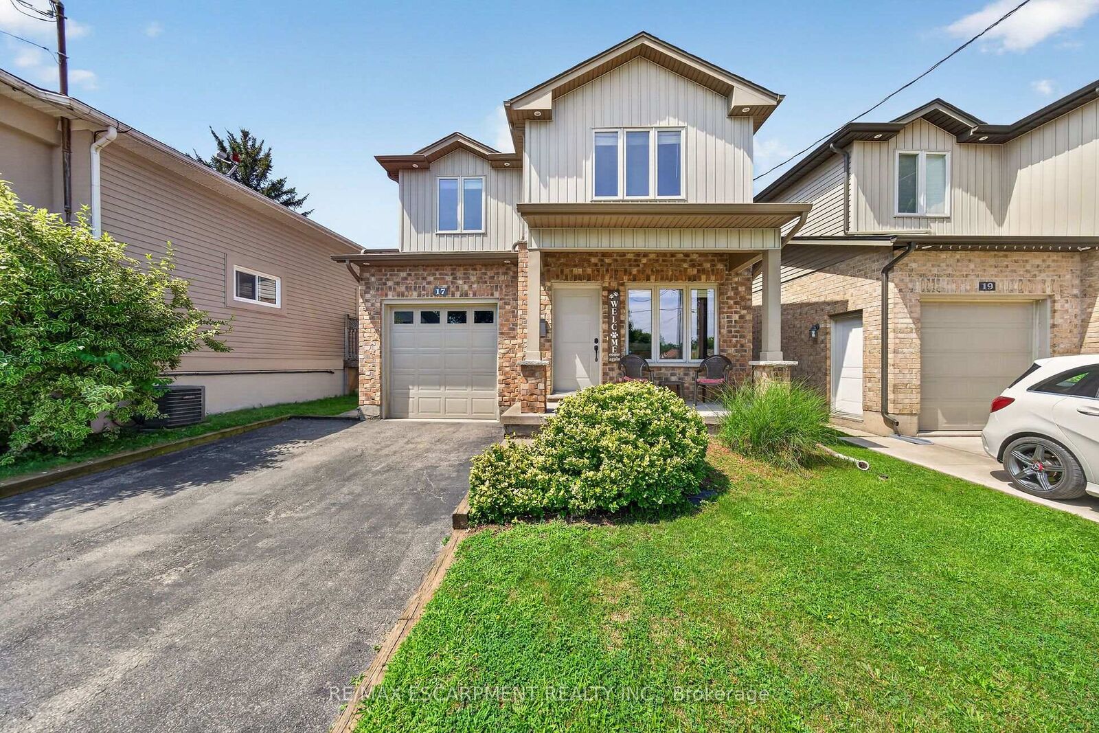Property Photo:  17 Grantham Avenue S  ON L2P 3B3 