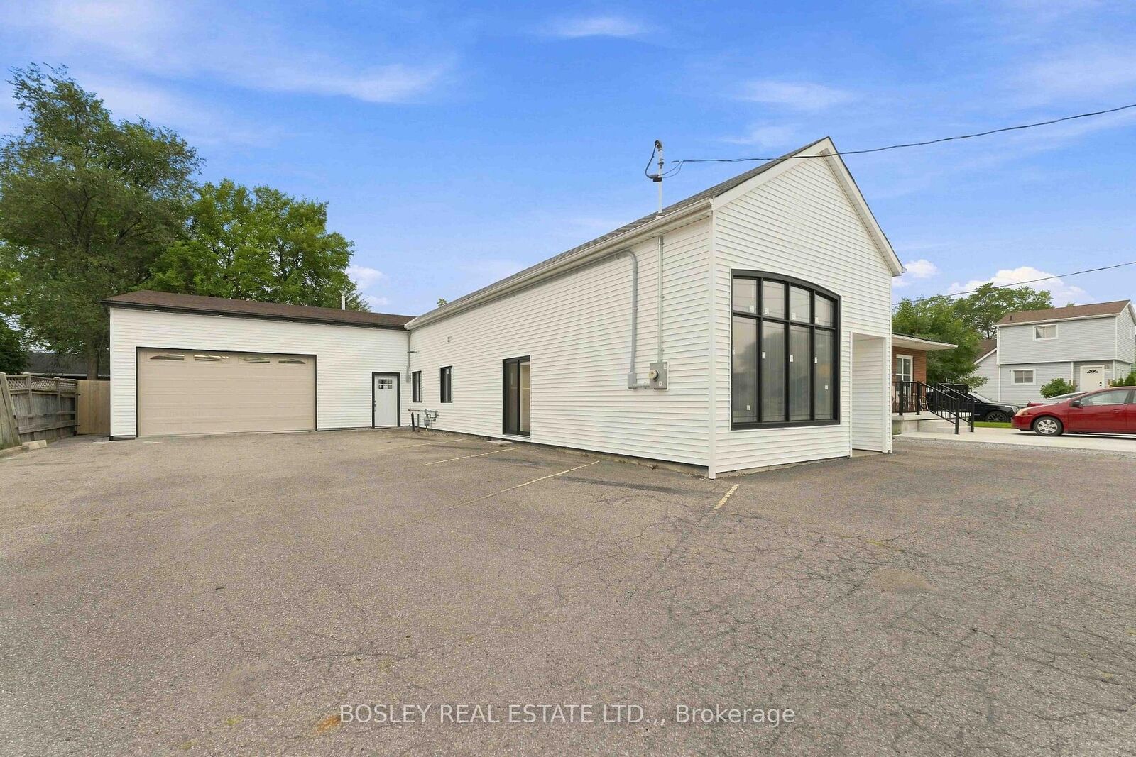 Property Photo: 114 Chetwood Street ON L2S 2A8
