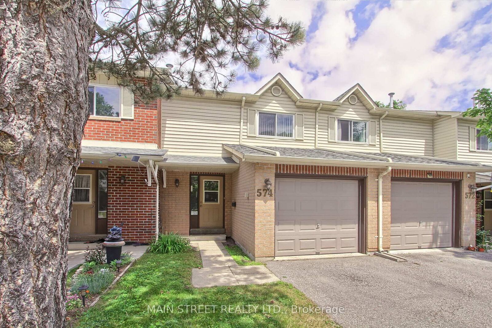 Photo de la propriété: 574 Jack Giles Circle ON L3X 1X9