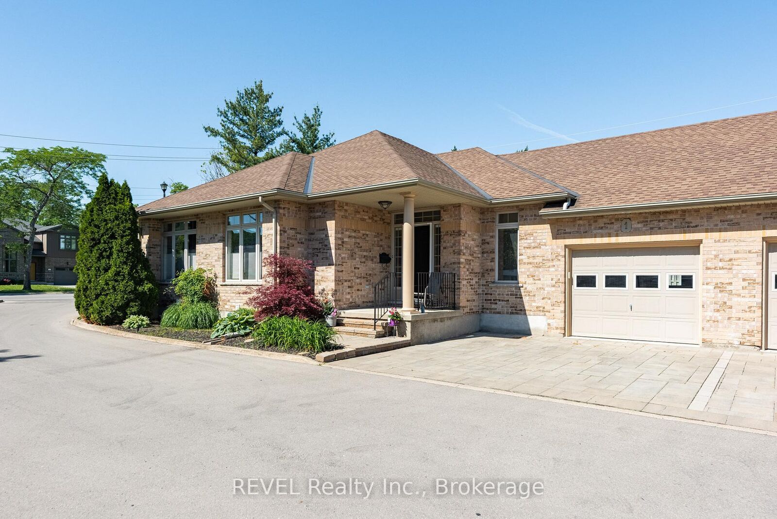 Property Photo:  139 Glendale Avenue 1  ON L2T 2K2 