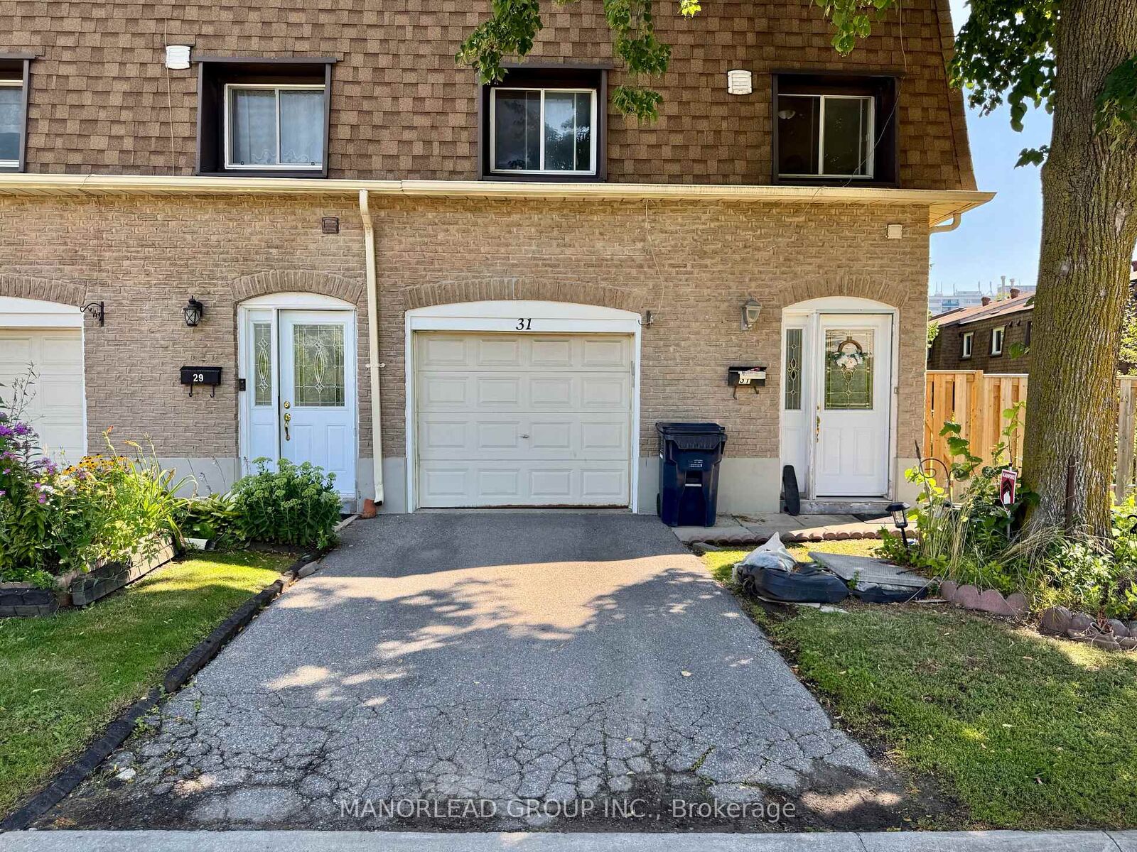 Property Photo: 121 L'Amoreaux Drive 31 ON M1W 2J9