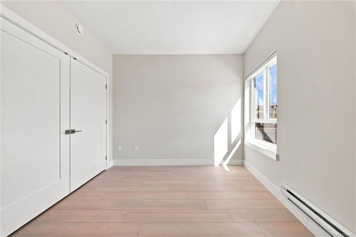 Property Photo:  171 Jensen Ave W #210  BC V9P 1K3 