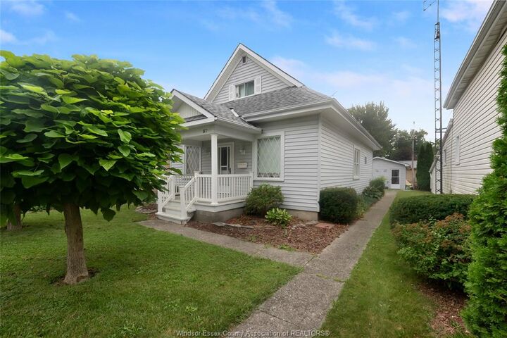 Property Photo: 57 Canal Street West ON N0P 2L0