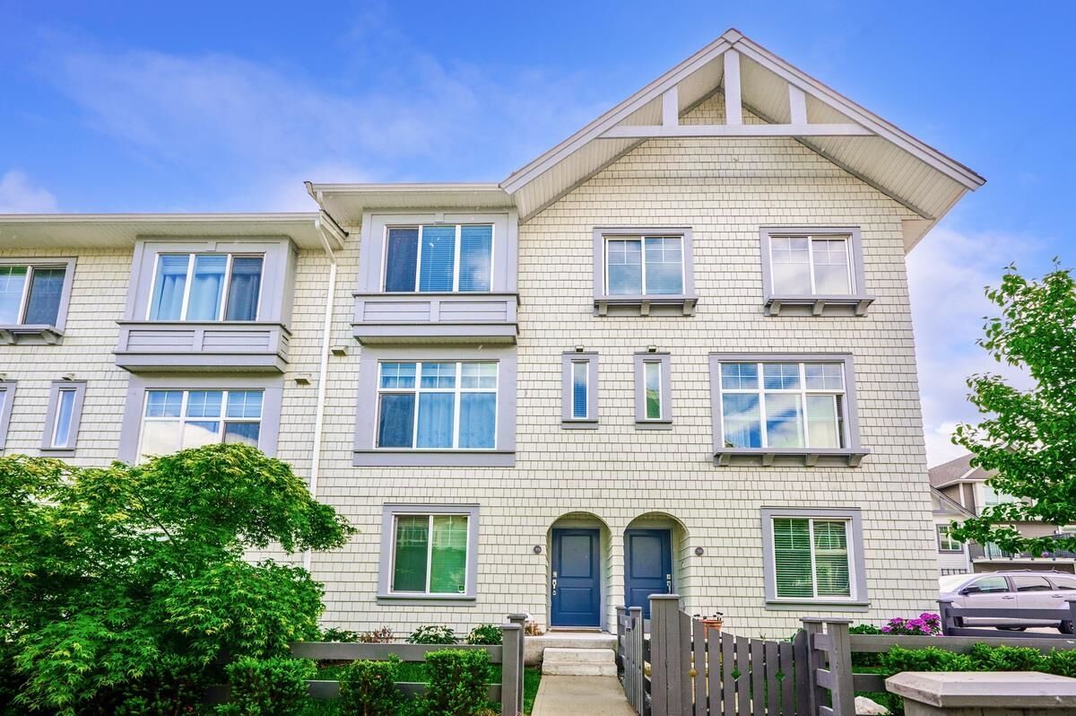 Property Photo: 8168 136A Street 39 BC V3W 2Z6