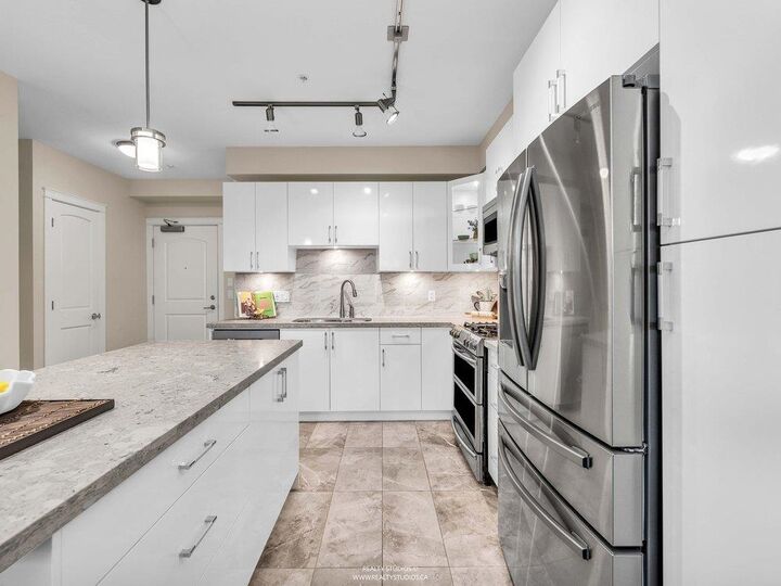 Property Photo: 14588 McDougall Drive 109 BC V4P 0H1