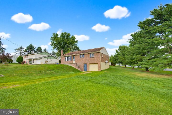 Property Photo: 211 Kocher Lane PA 17023