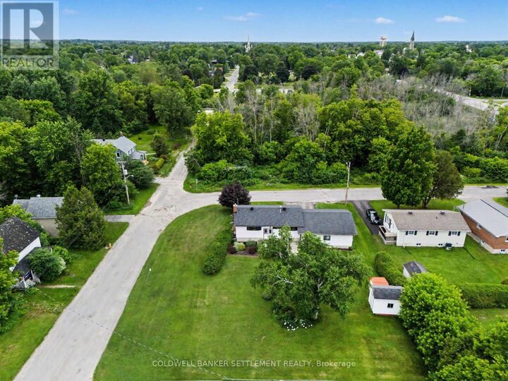 Property Photo:  14 Baynes Street  ON K7H 1R1 