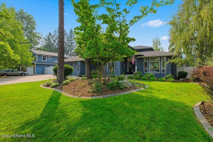 Property Photo:  5124 E Shoreline Dr  ID 83854 