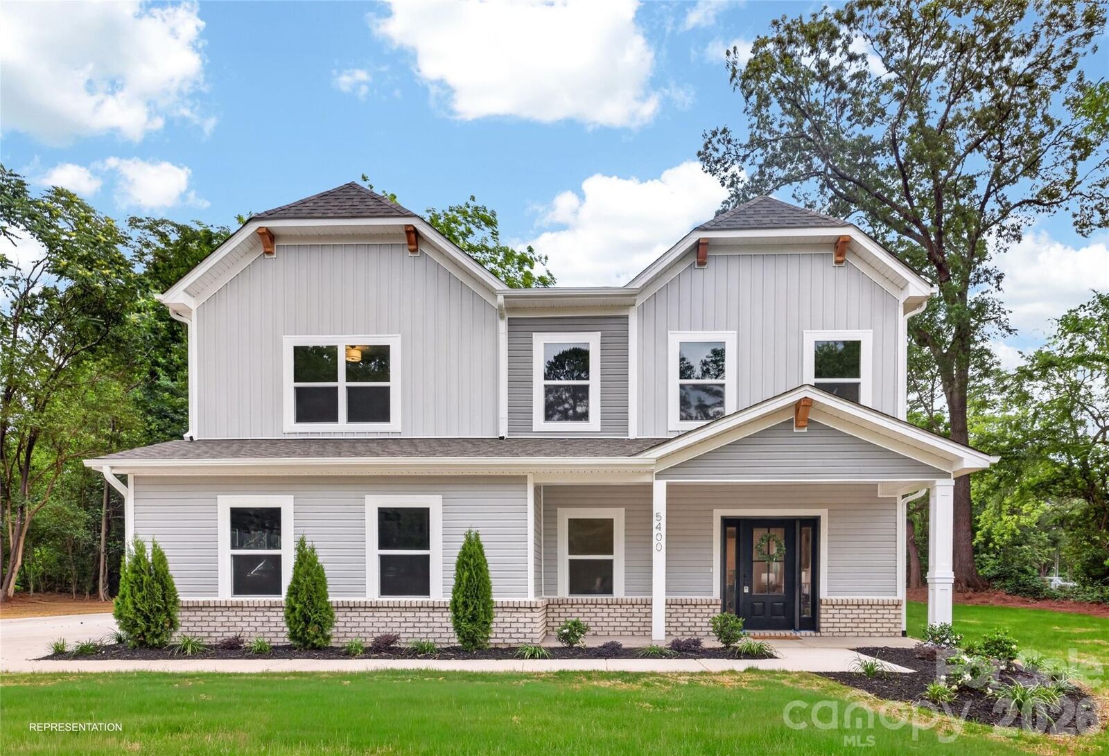 Property Photo: 9006 Pinenoll Lane NC 28215