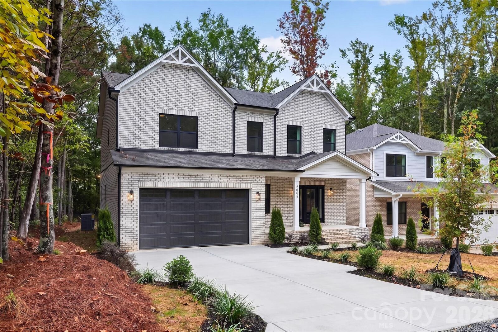 Property Photo: 9006 Pinenoll Lane NC 28215