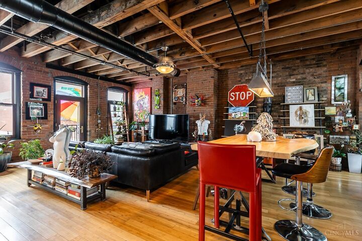 Property Photo: 214 E Fourteenth Street OH 45202