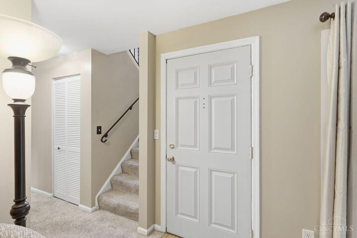 Property Photo: 5569 Hummock Road OH 45426