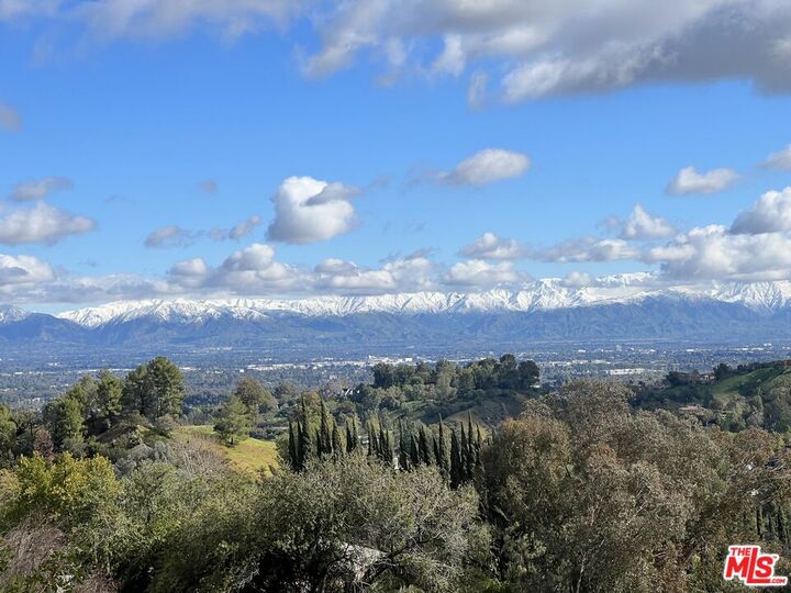 Property Photo: 4438 Totana Dr CA 91356