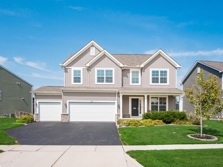 Property Photo: 440 Oakland Hills Loop OH 43116