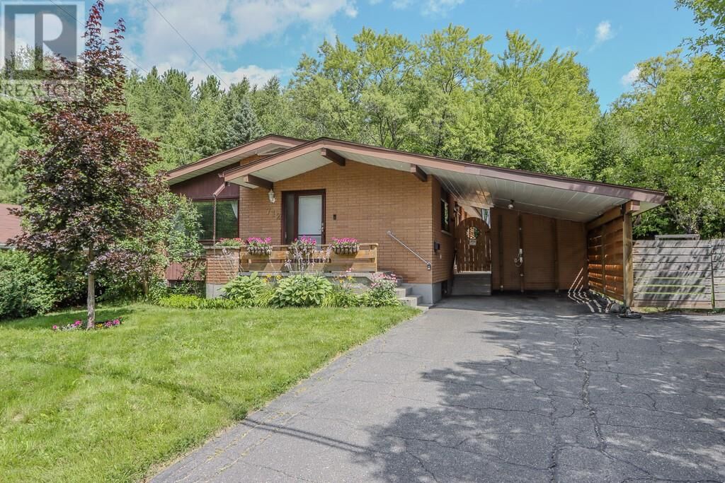 Property Photo: 712 Burton Avenue ON P3C 4L2