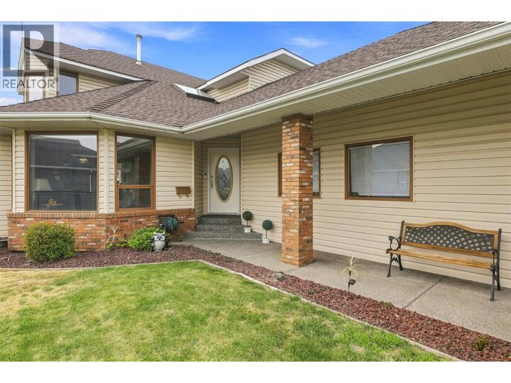Property Photo: 864 Nicolani Drive BC V2B 5B3