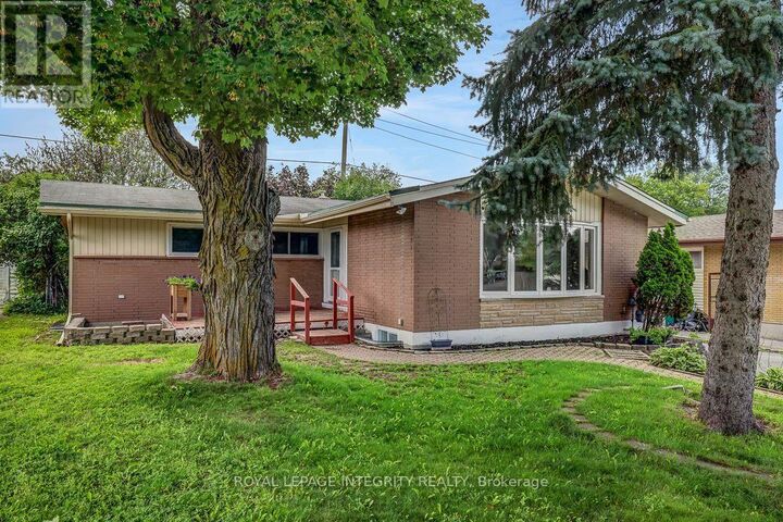 Property Photo: 1370 Highgate Road ON K2C 2Y6