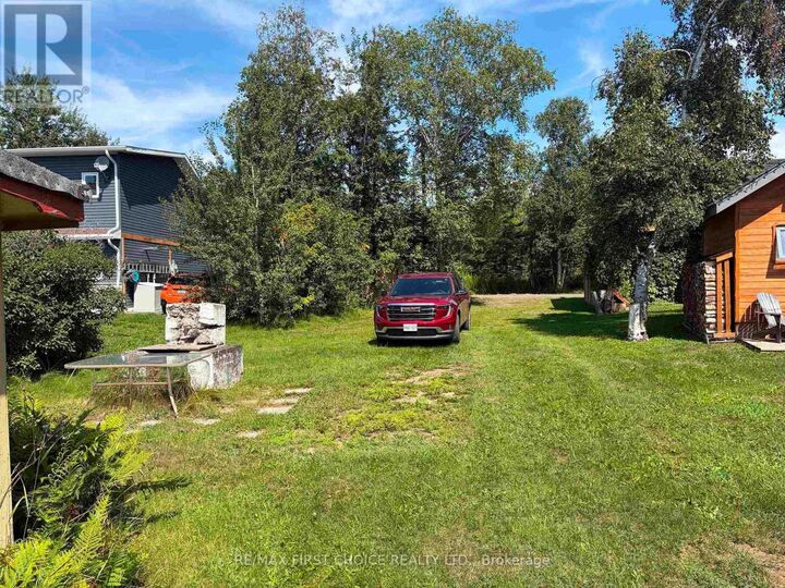 Property Photo:  641 Pebbly Beach Road  ON P7A 0X6 