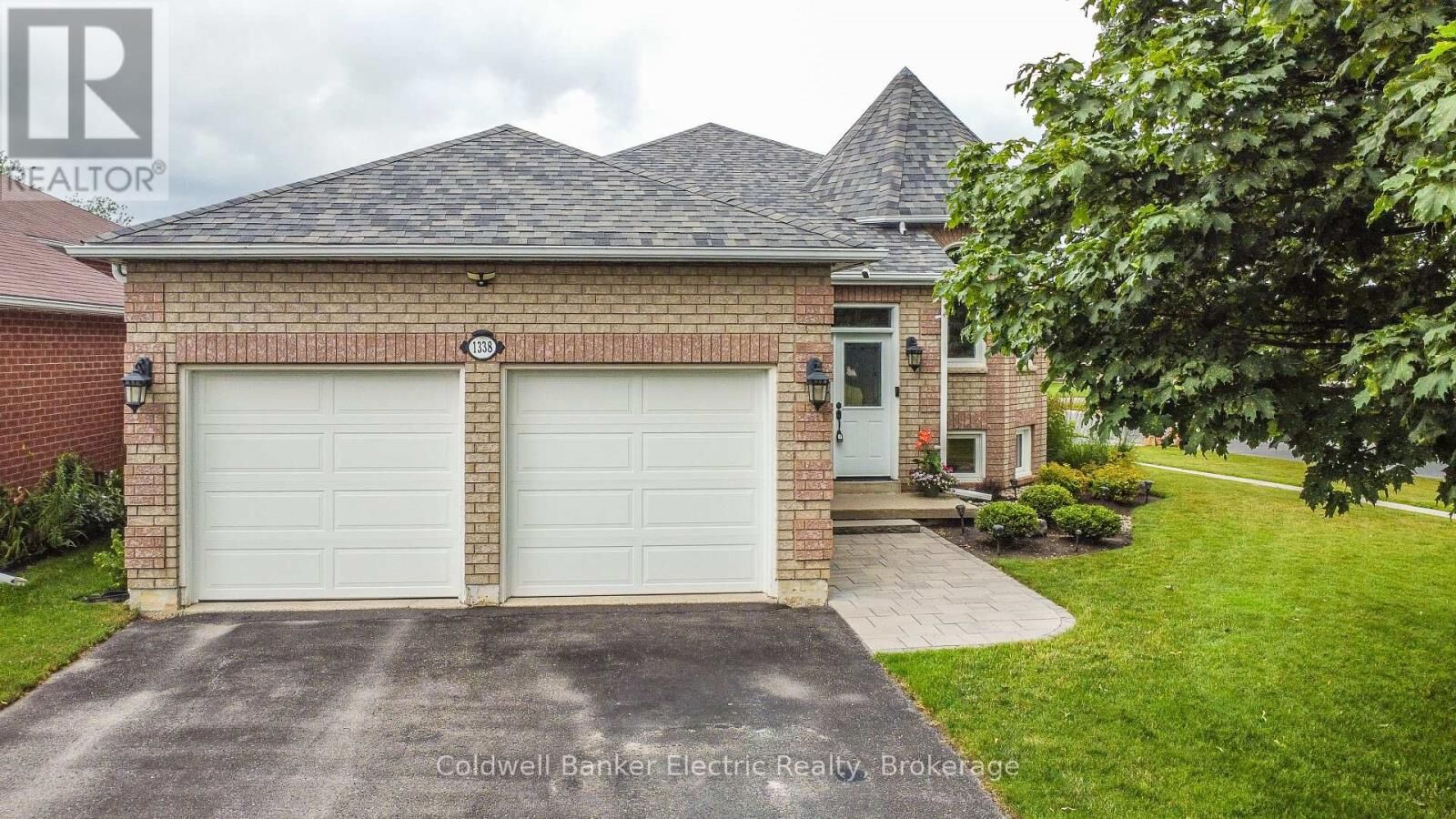 Property Photo:  1338 Wildlark Drive  ON K9K 2J4 