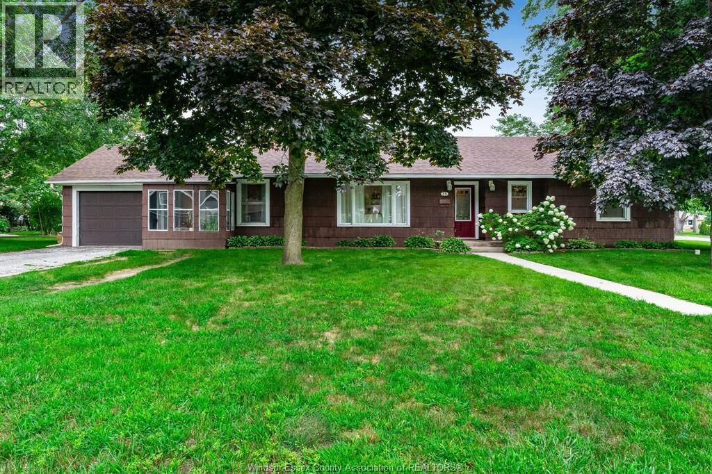 Property Photo: 35 Grace Avenue ON N8H 1K8
