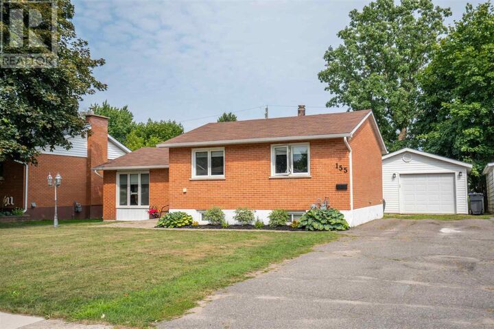 Property Photo: 155 Meadow Park Cres ON P6A 4H1