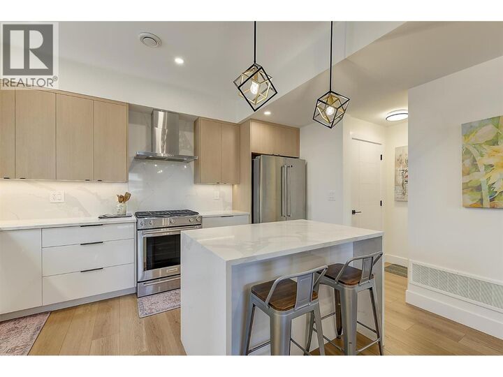Property Photo: 747 Patterson Avenue 2 BC V1Y 5C9