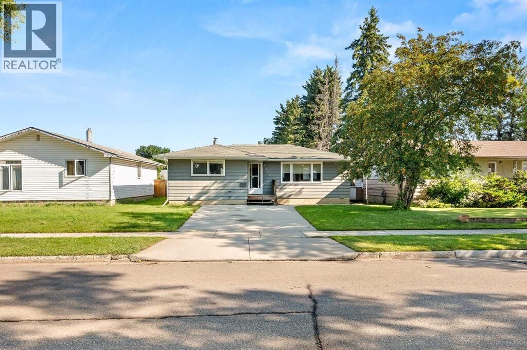 Property Photo:  4804 38 Street  SK S9V 0B3 