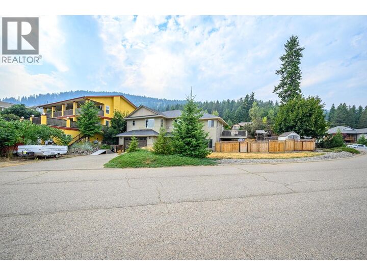 Property Photo:  2040 Skyview Crescent  BC V0E 2G0 