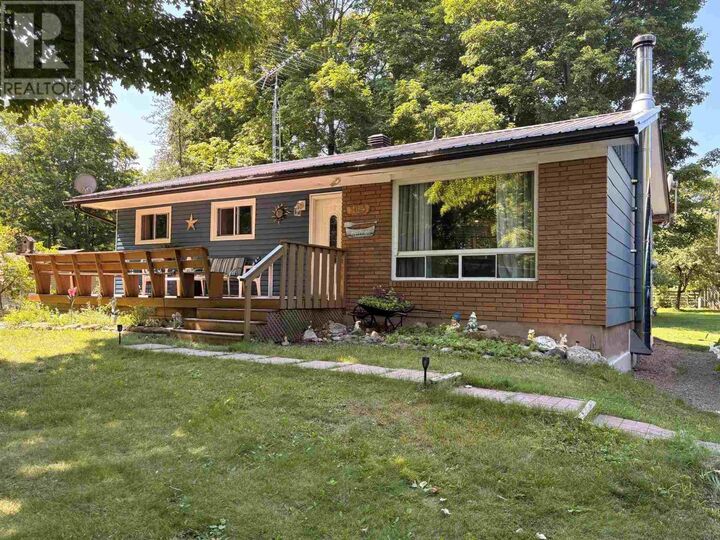 Property Photo:  3035 Canoe Point Rd, 3035 Canoe Point Road  ON P0R 1G0 