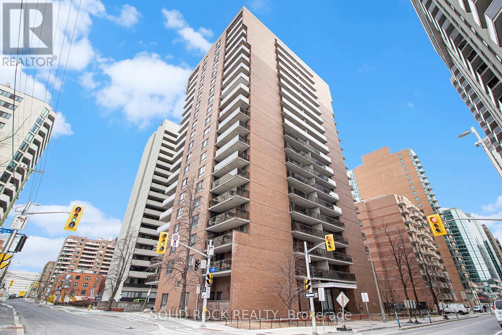 Property Photo:  475 Laurier Avenue West 1204  ON K1R 7X1 