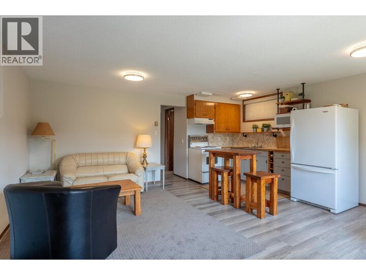 Property Photo: 1470 Lawrence Avenue BC V1Y 6M8