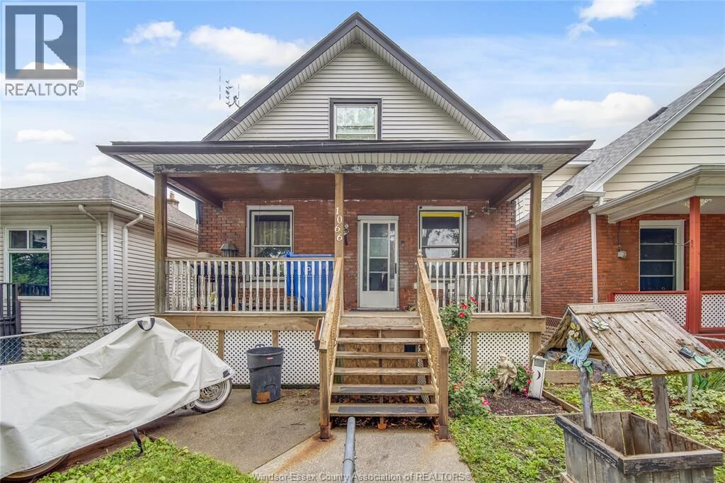 Property Photo:  1066 Hickory  ON N8Y 3S1 
