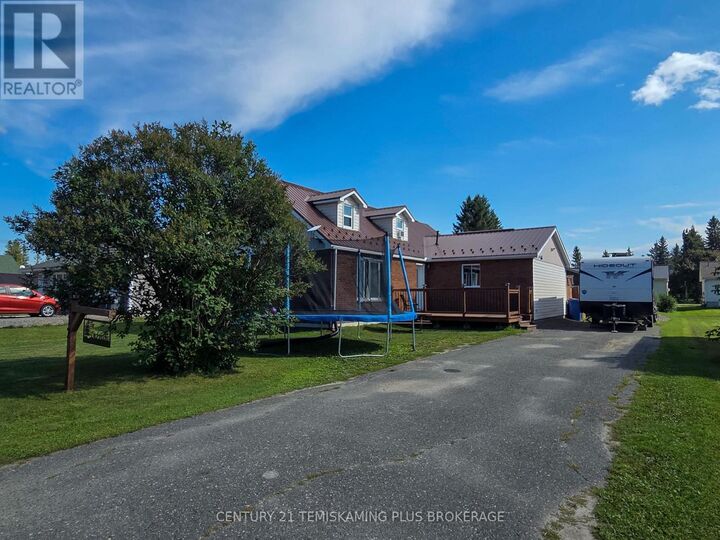 Property Photo: 112 4th Avenue ON P0J 1H0