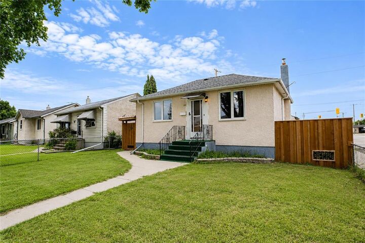 1161 Clifton Street — photo 1