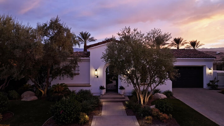 Property Photo: 76265 Via Uzzano CA 92210
