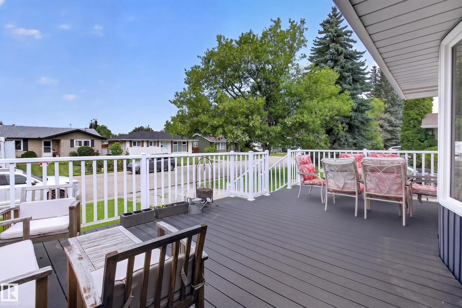 Property Photo: 5 Wilson Crescent AB T8A 3L1