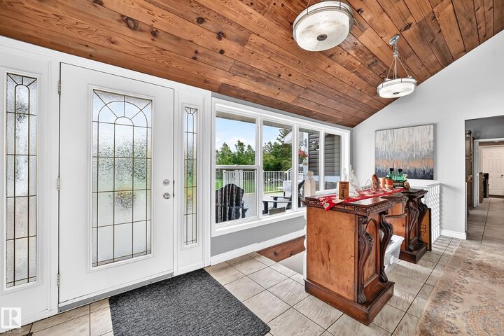 Property Photo:  53250 Rge Road 215 1  AB T8E 2B3 