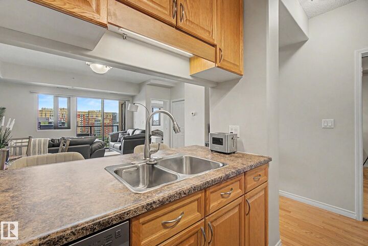 Property Photo: 10319 111 Street NW 807 AB T5K 0A2