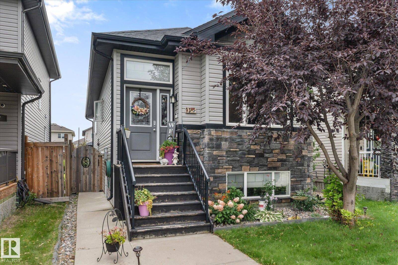 Property Photo:  93 Durrand Bend  AB T8L 4G8 