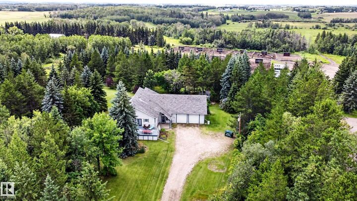 Property Photo:  50354 Rge Rd 235  AB T4X 0M1 