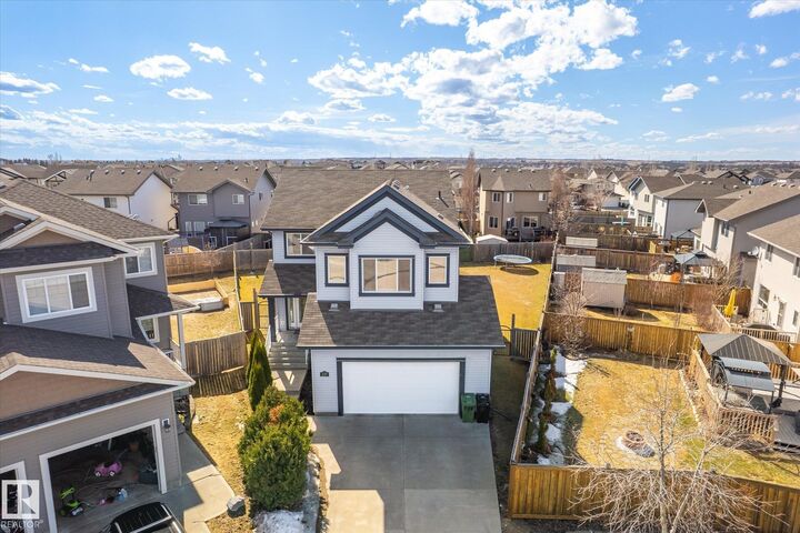 Property Photo:  137 Wellington Place  AB T8L 0G4 