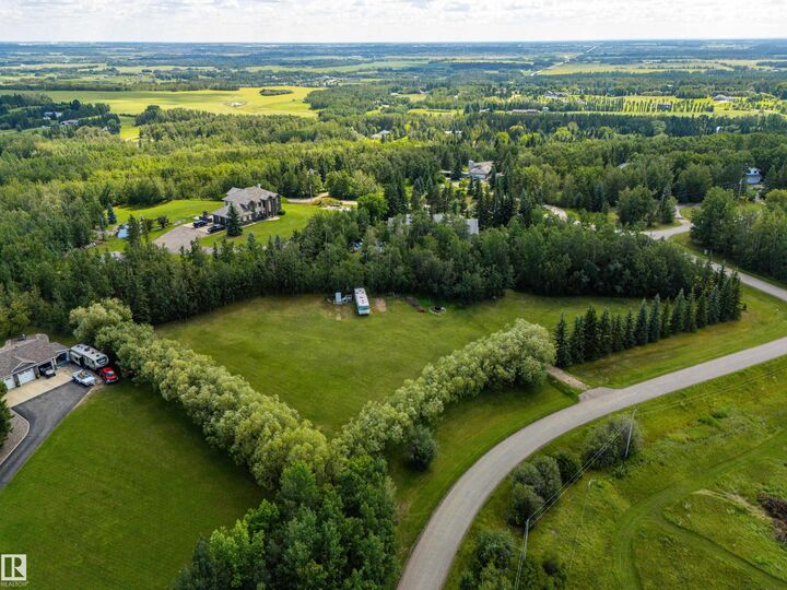 Property Photo: 53504 Rge Road 274 65 AB T7X 3T1