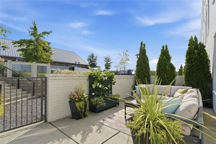 Property Photo: 6905 Viridian Alley GA 30005
