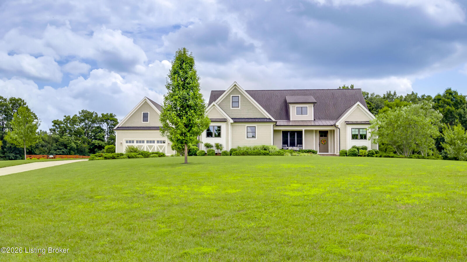 Property Photo: 290 Lansdowne Cresent KY 40245