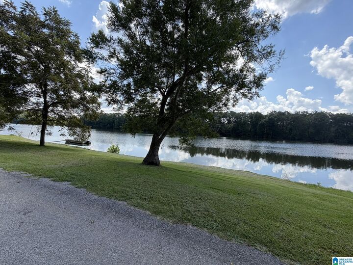 Property Photo:  693 Cherokee Drive  AL 35131 