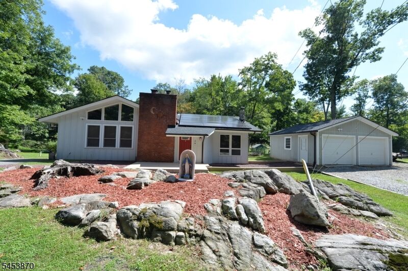 Property Photo:  5 Woodlawn Dr  NJ 07821 