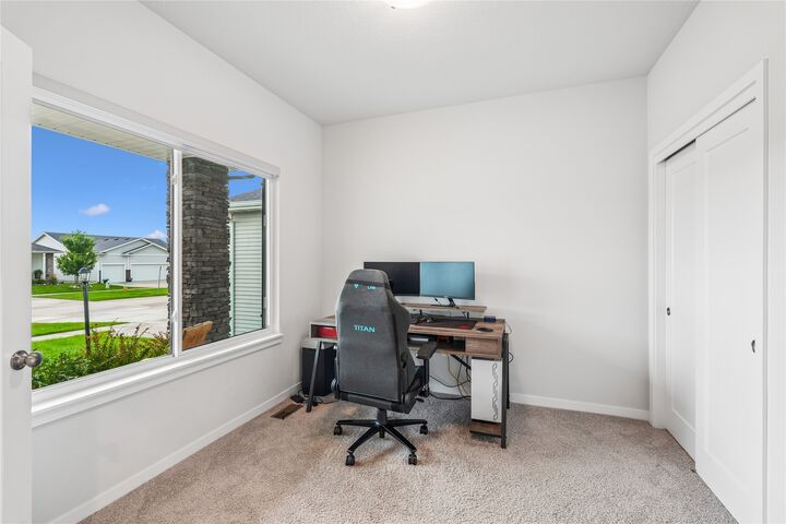 Property Photo:  6649 NE 12th Court  IA 50313 
